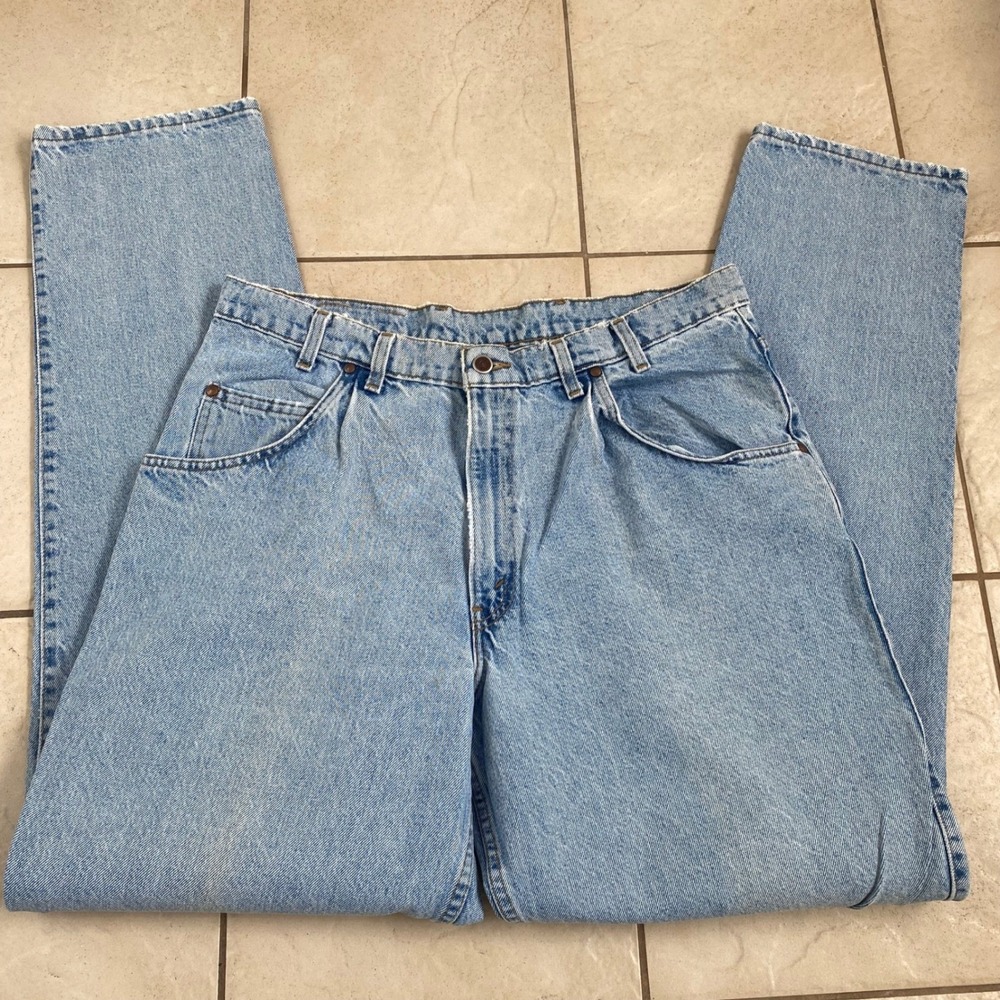 Levi's 550 Relaxed Fit Light Wash Denim‎ Jeans Men's Size 38x32 Brown Tag